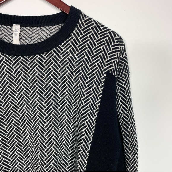Lululemon Yogi Crew Merino Wool Patterned Sweater Size 4 - Picture 3 of 10